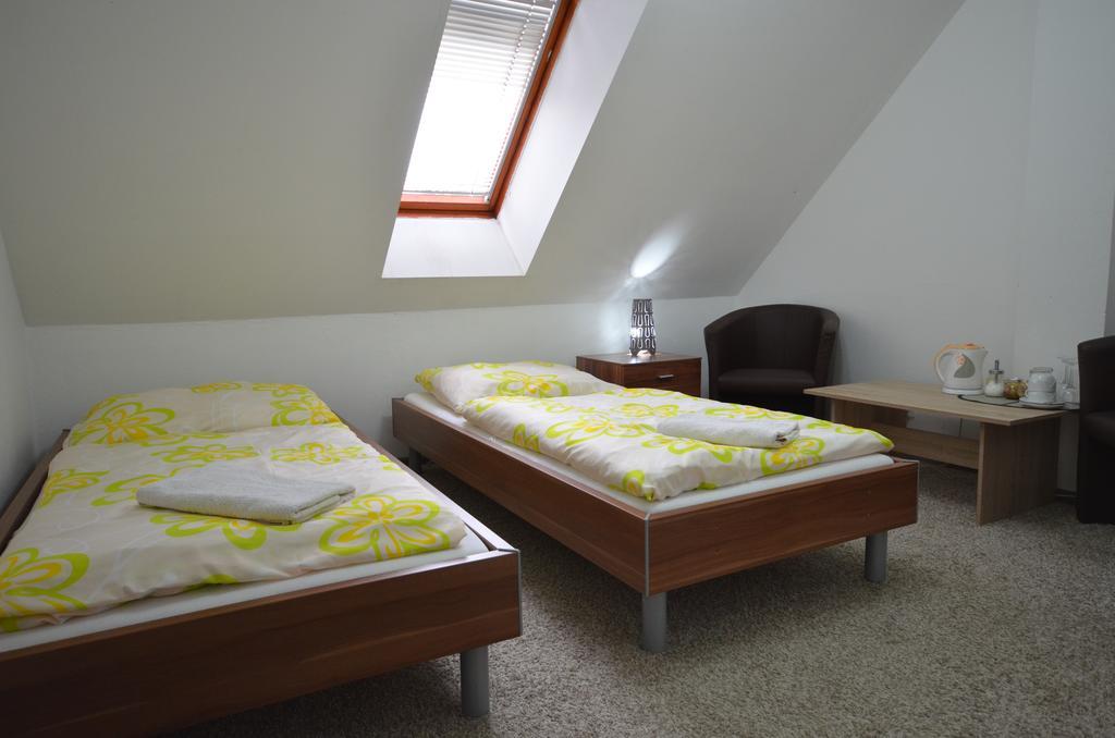 On Air Hotel Ostopovice Ngoại thất bức ảnh